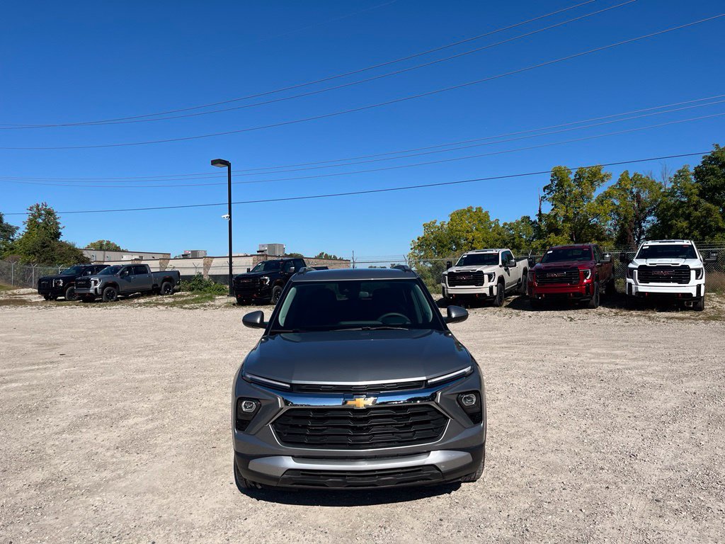 Used 2026 Chevrolet TrailBlazer LT FWD image 3