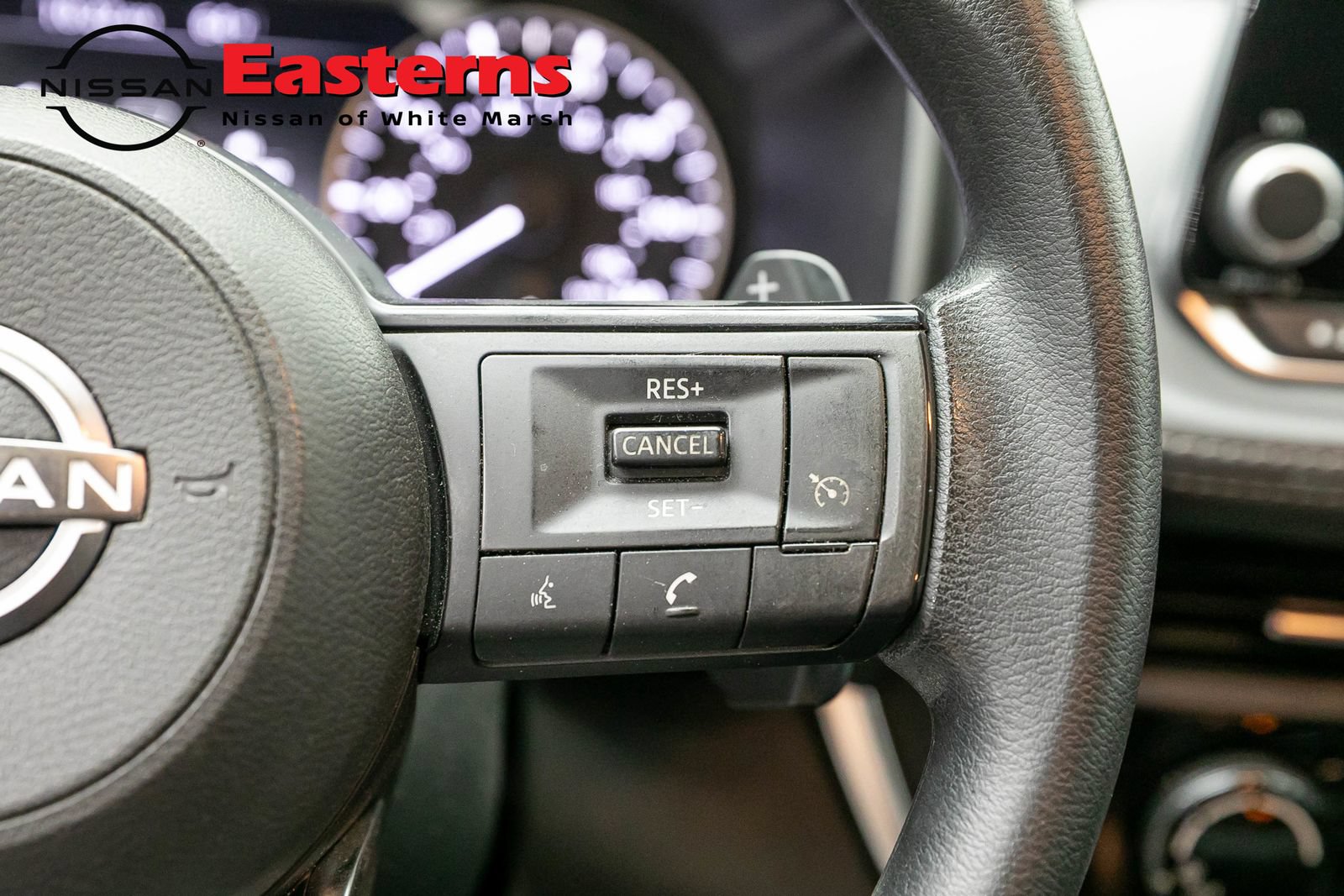 Used 2023 Nissan Rogue S FWD image 17
