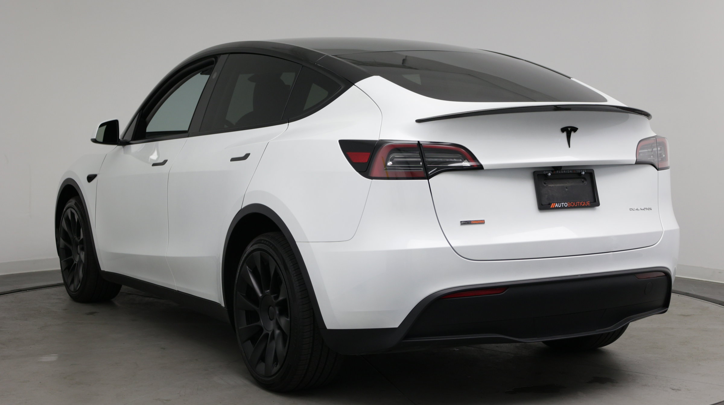Used 2023 Tesla Model Y Long Range AWD/4WD image 4