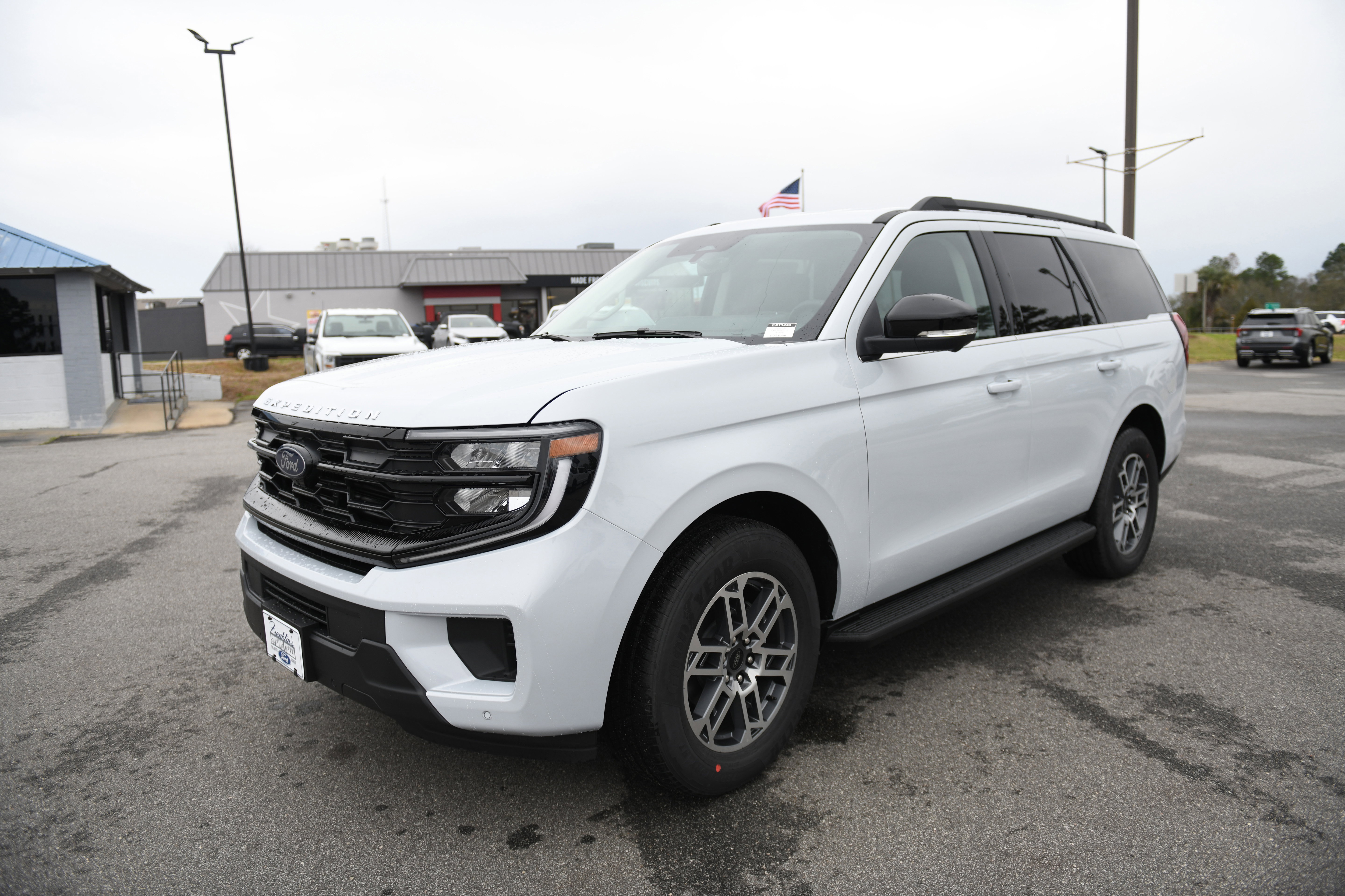 New 2026 Ford Expedition Active image 10