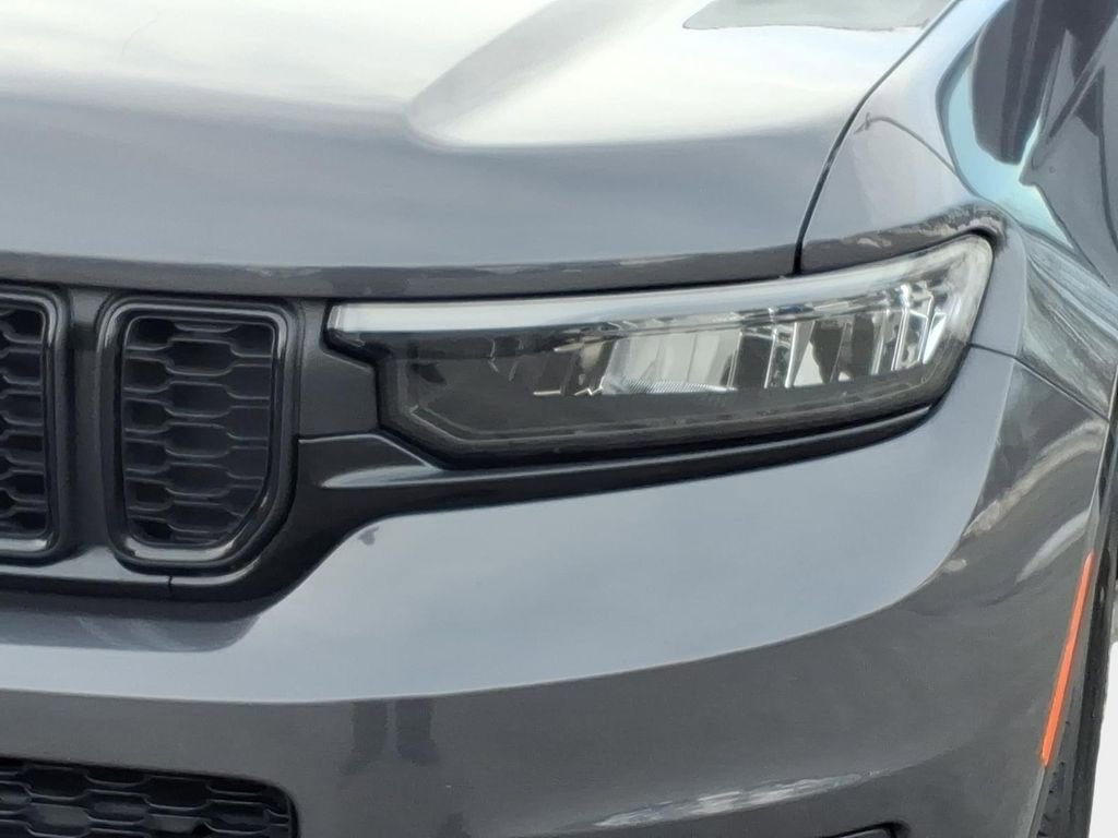 Certified 2024 Jeep Grand Cherokee L Laredo image 33