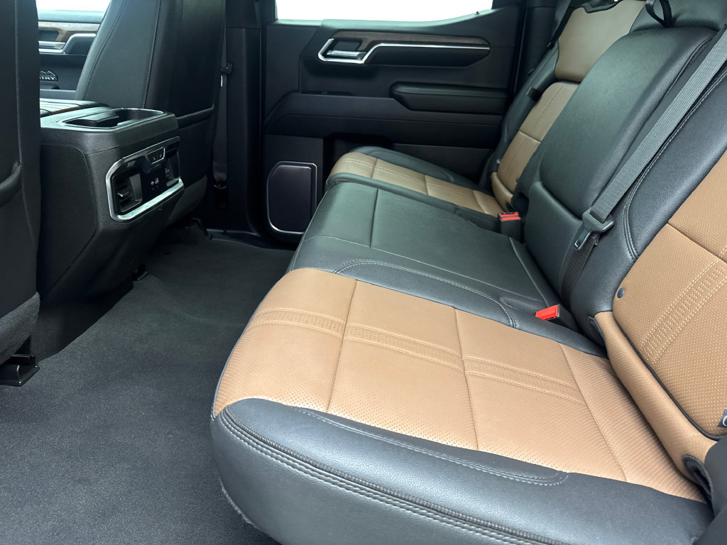 Used 2023 Chevrolet Silverado 1500 High Country w/ Technology Package AWD/4WD image 36