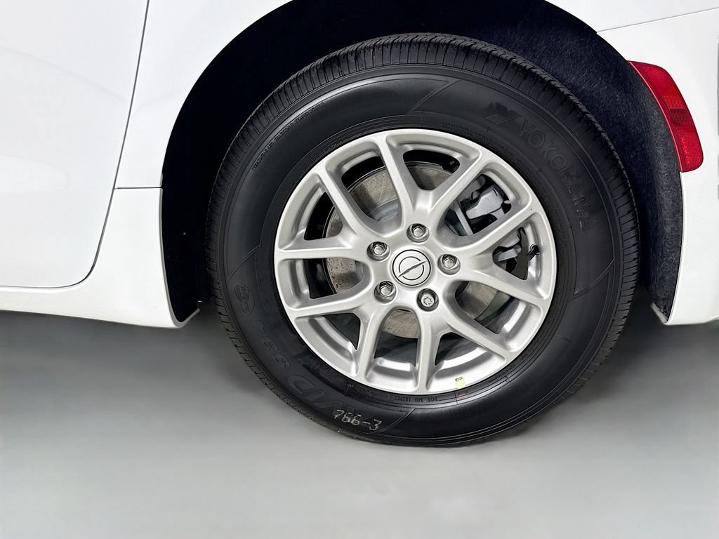 Used 2025 Chrysler Pacifica Select FWD image 31
