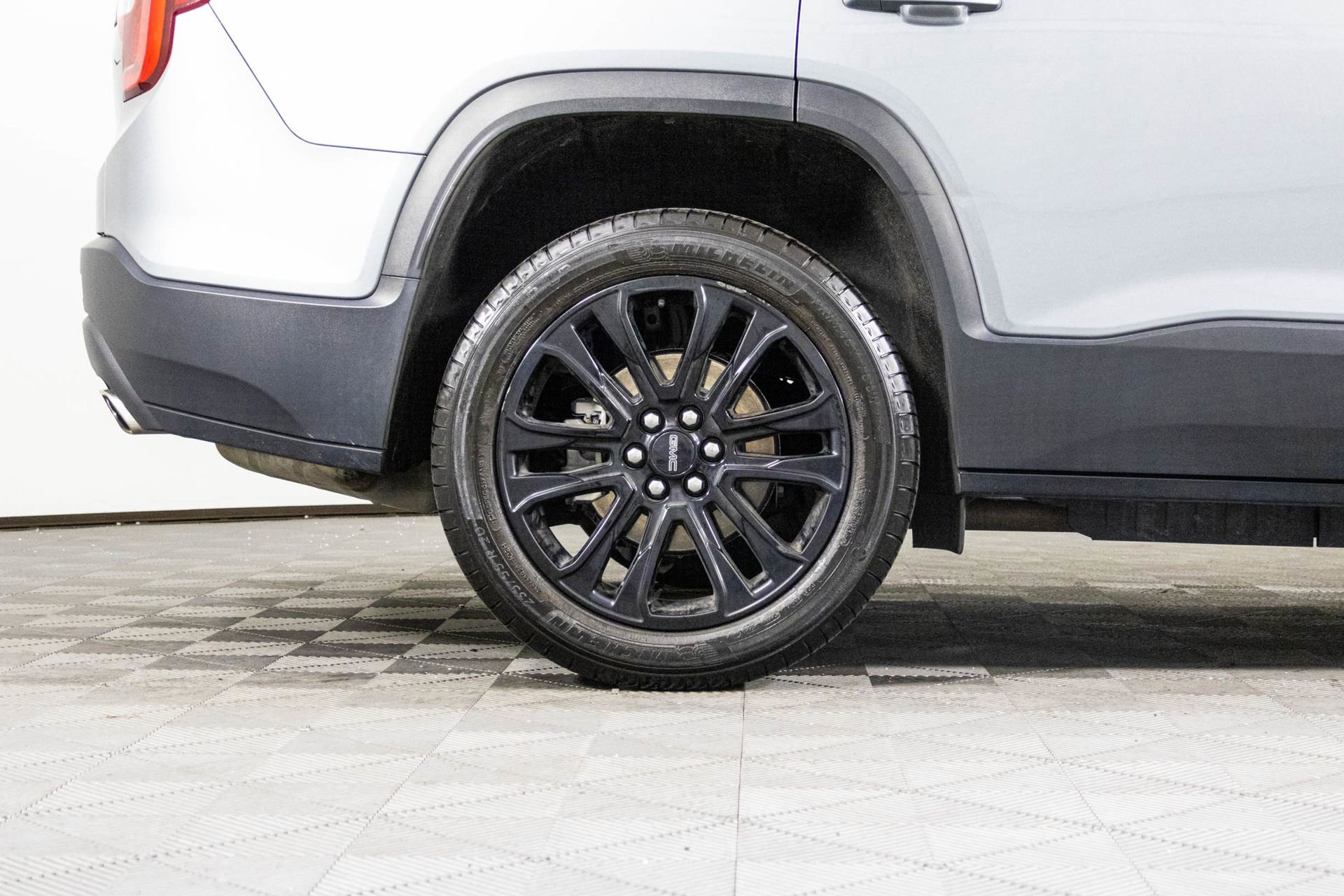 Certified 2023 GMC Acadia SLE w/ Driver Convenience Package image 45