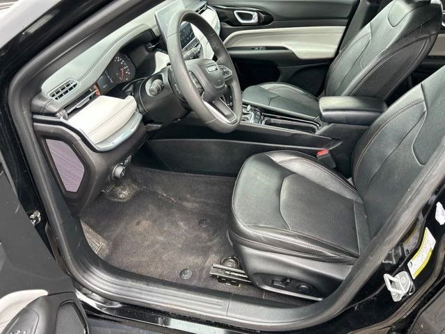 Used 2023 Jeep Compass Limited w/ Elite Group AWD/4WD image 12