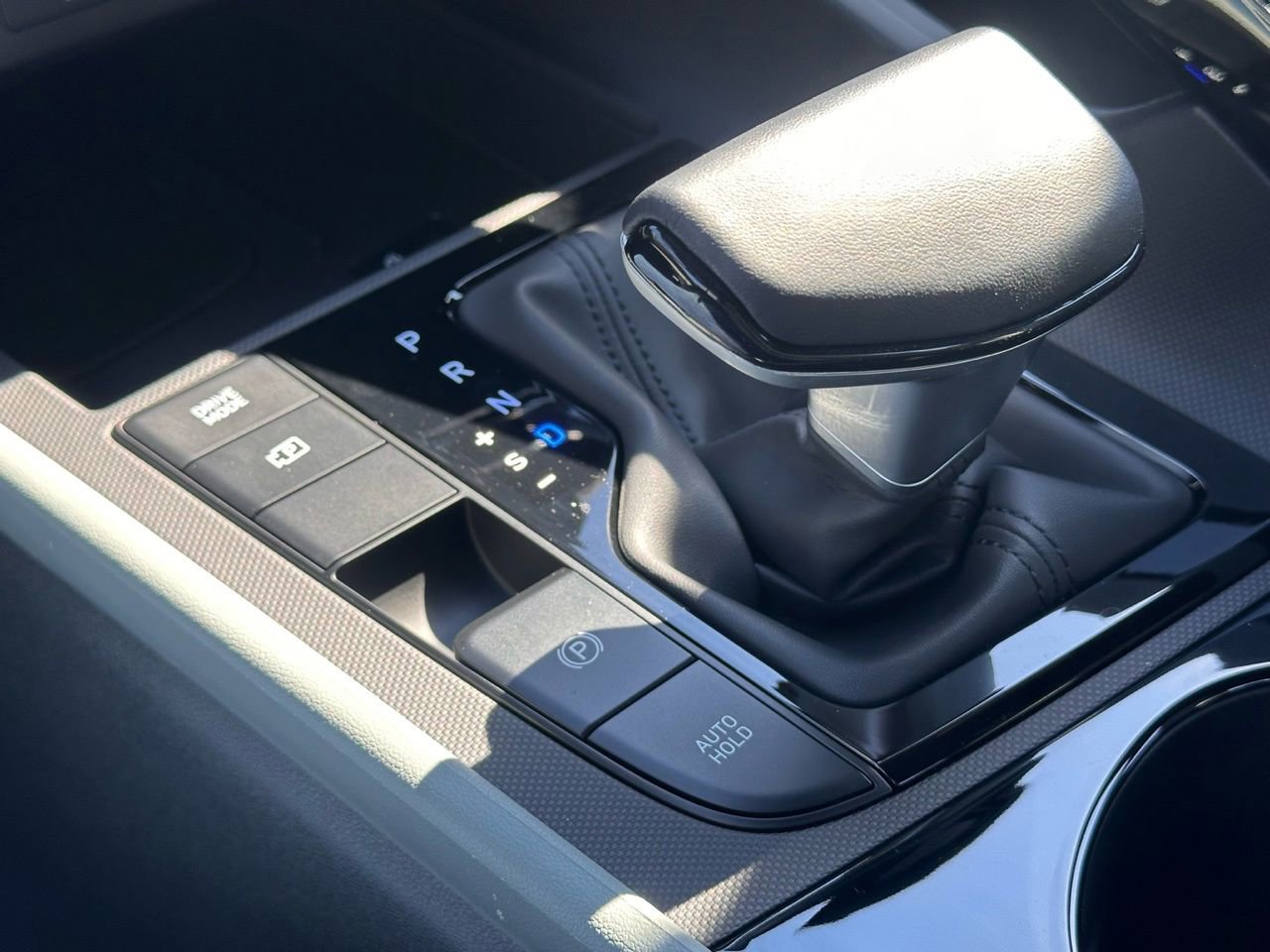 Certified 2025 Hyundai Elantra Limited image 39