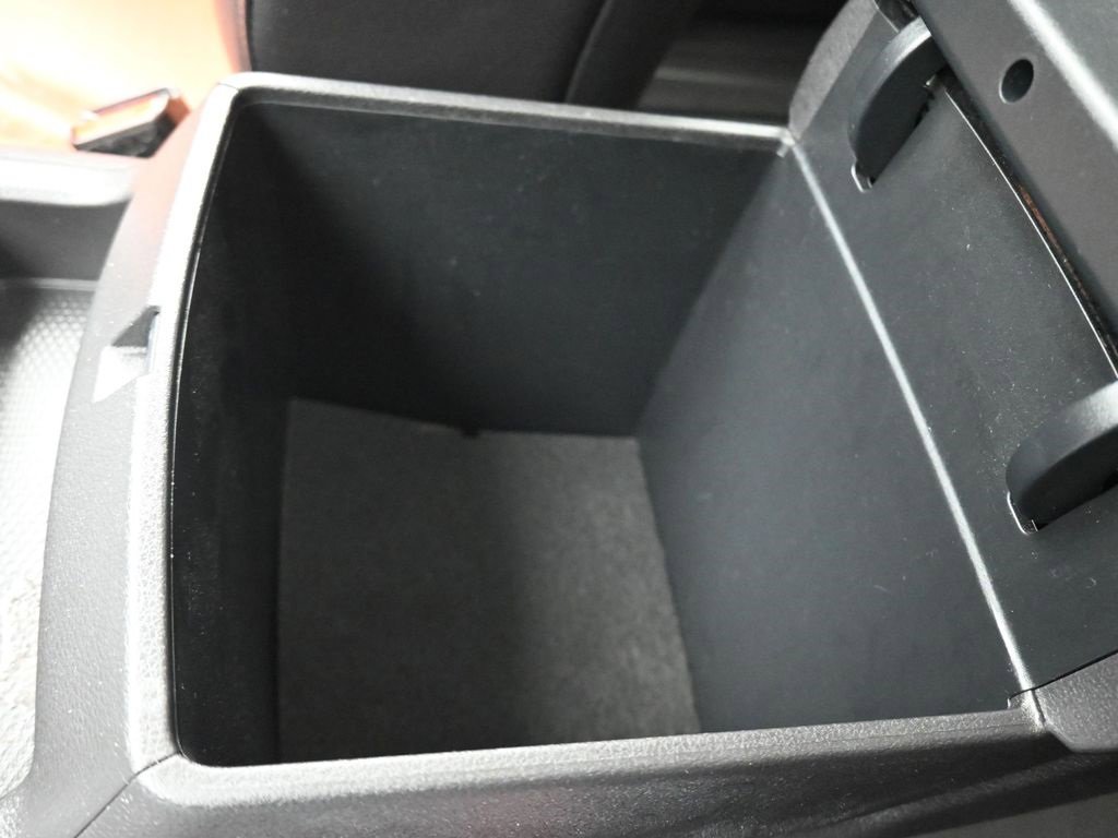 Used 2024 Kia Carnival SX Prestige image 32