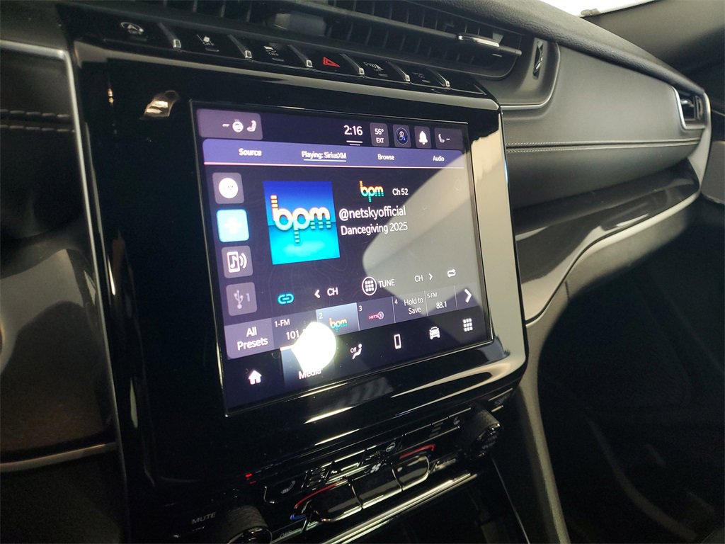 Used 2023 Jeep Grand Cherokee L Laredo image 18