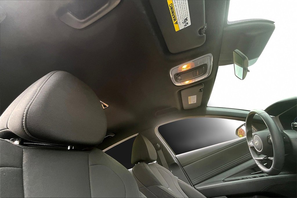 Certified 2025 Hyundai Elantra Sport image 22