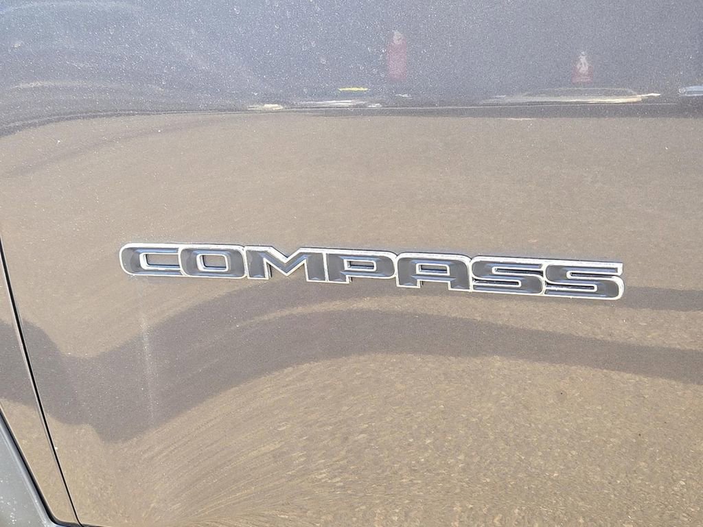 Used 2018 Jeep Compass Latitude w/ Popular Equipment Group image 27