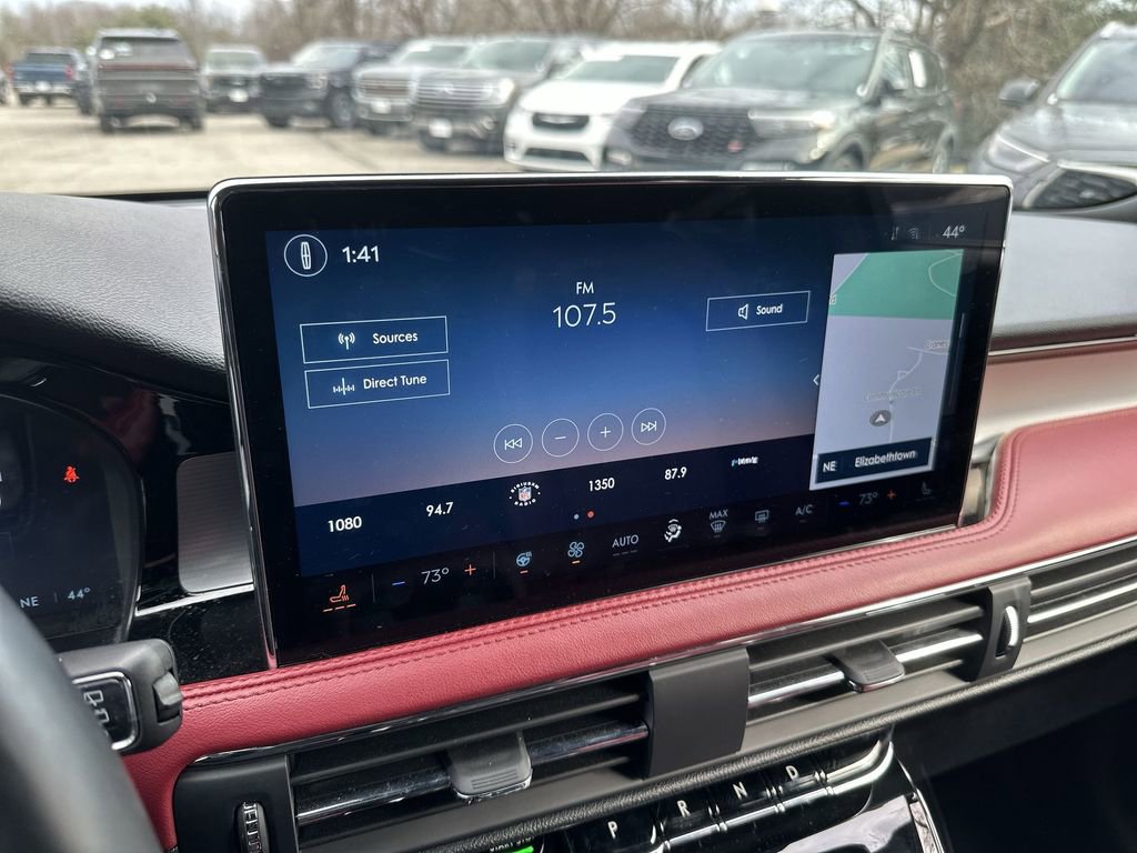 Used 2025 Lincoln Corsair Reserve image 16