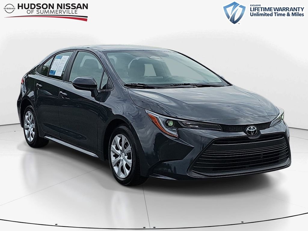 Used 2024 Toyota Corolla LE FWD image 1