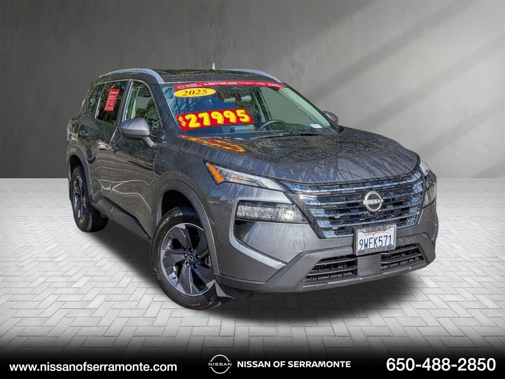 Used 2025 Nissan Rogue SV w/ SV Premium Package image 1