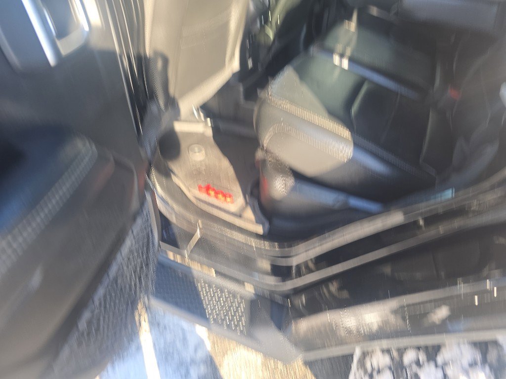 Used 2022 Jeep Wrangler Unlimited Sahara w/ Cold Weather Group image 18