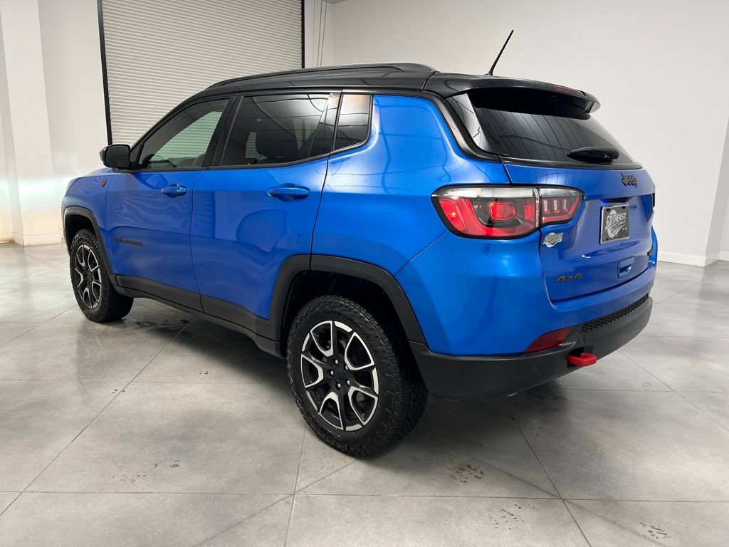 Used 2024 Jeep Compass Trailhawk image 5