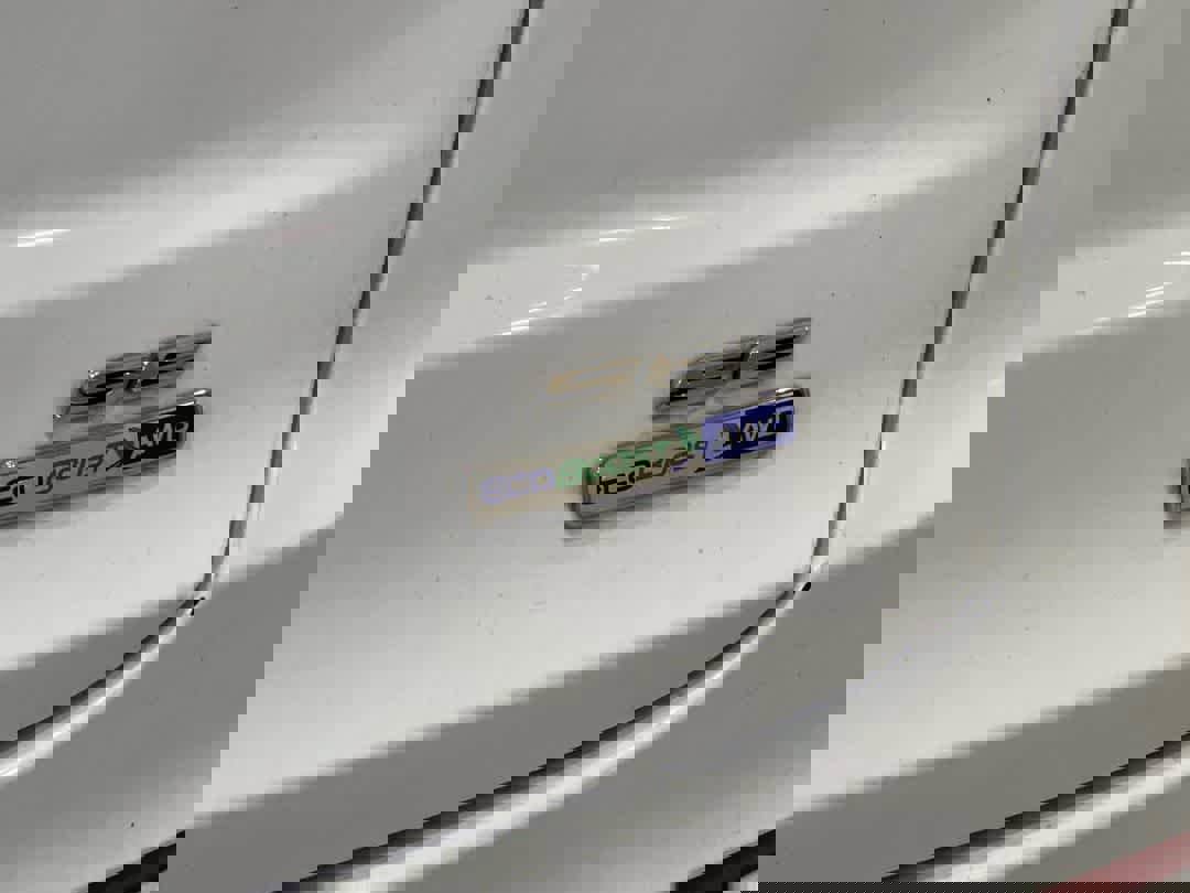 Used 2020 Ford Fusion SE image 12