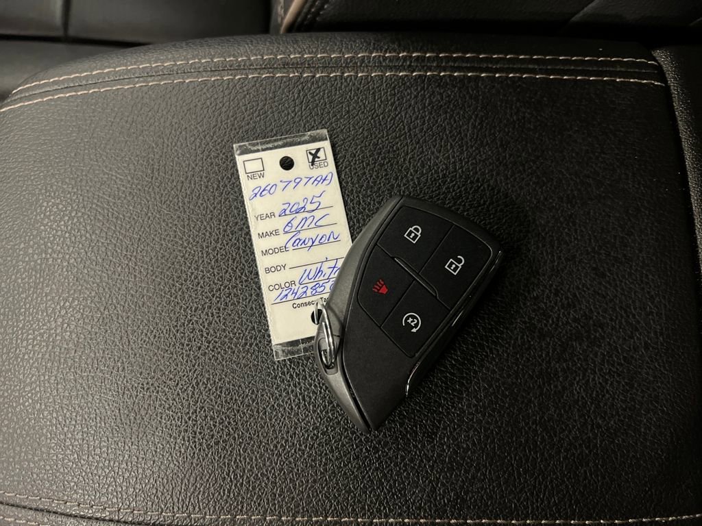 Certified 2025 GMC Canyon Denali image 30
