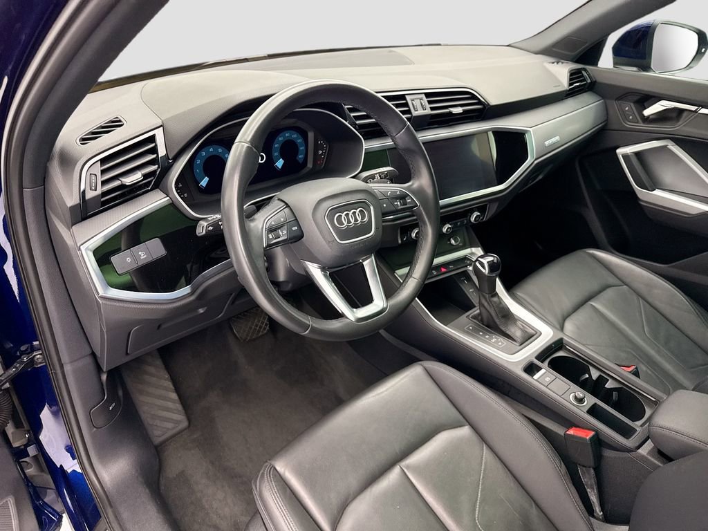 Used 2022 Audi Q3 2.0T Premium Plus w/ Premium Plus Package image 9