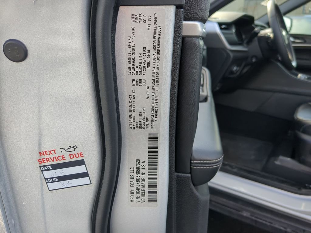 Used 2024 Jeep Grand Cherokee L Limited w/ Luxury Tech Group II image 30