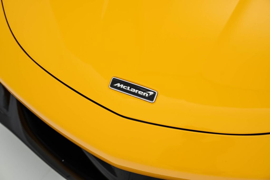 Used 2023 McLaren GT image 31