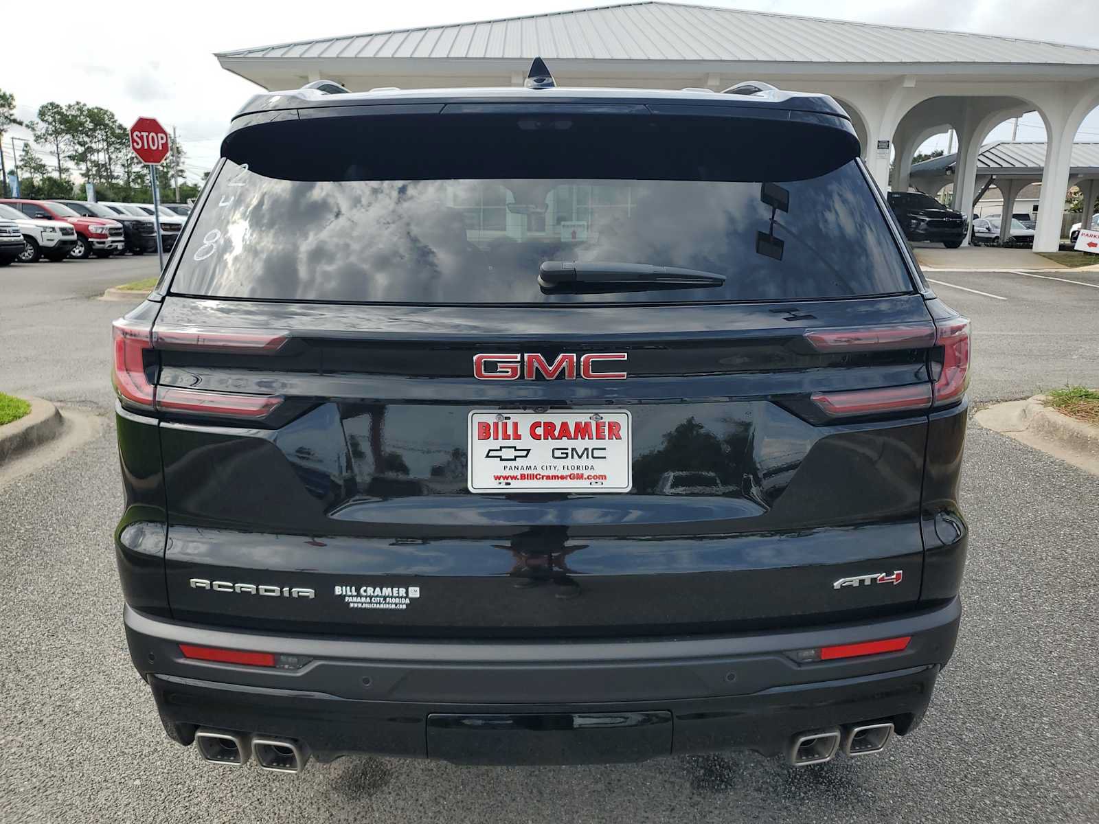 New 2026 GMC Acadia AT4 w/ Luxury Package AWD/4WD image 4