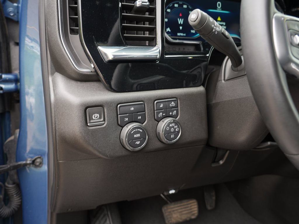 Used 2024 Chevrolet Silverado 3500 LT w/ All Star Edition AWD/4WD image 17