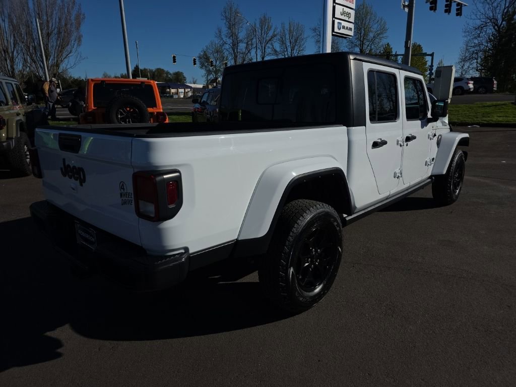 Certified 2022 Jeep Gladiator Willys image 5