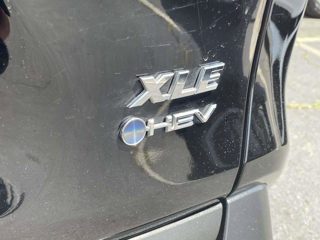 Used 2025 Toyota RAV4 XLE w/ Convenience Package AWD/4WD image 10