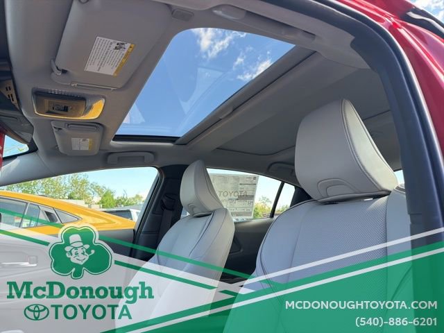 New 2026 Toyota Prius XLE FWD image 3