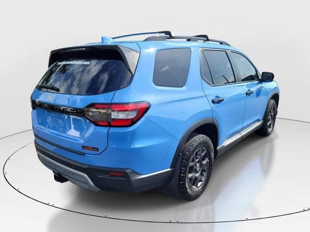 Certified 2025 Honda Pilot TrailSport image 34