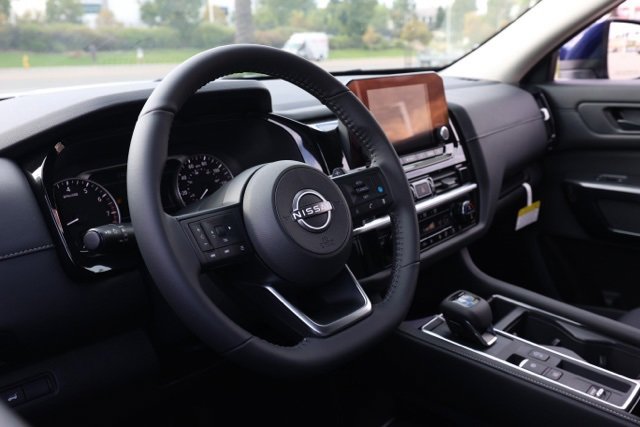 New 2025 Nissan Pathfinder SV image 14