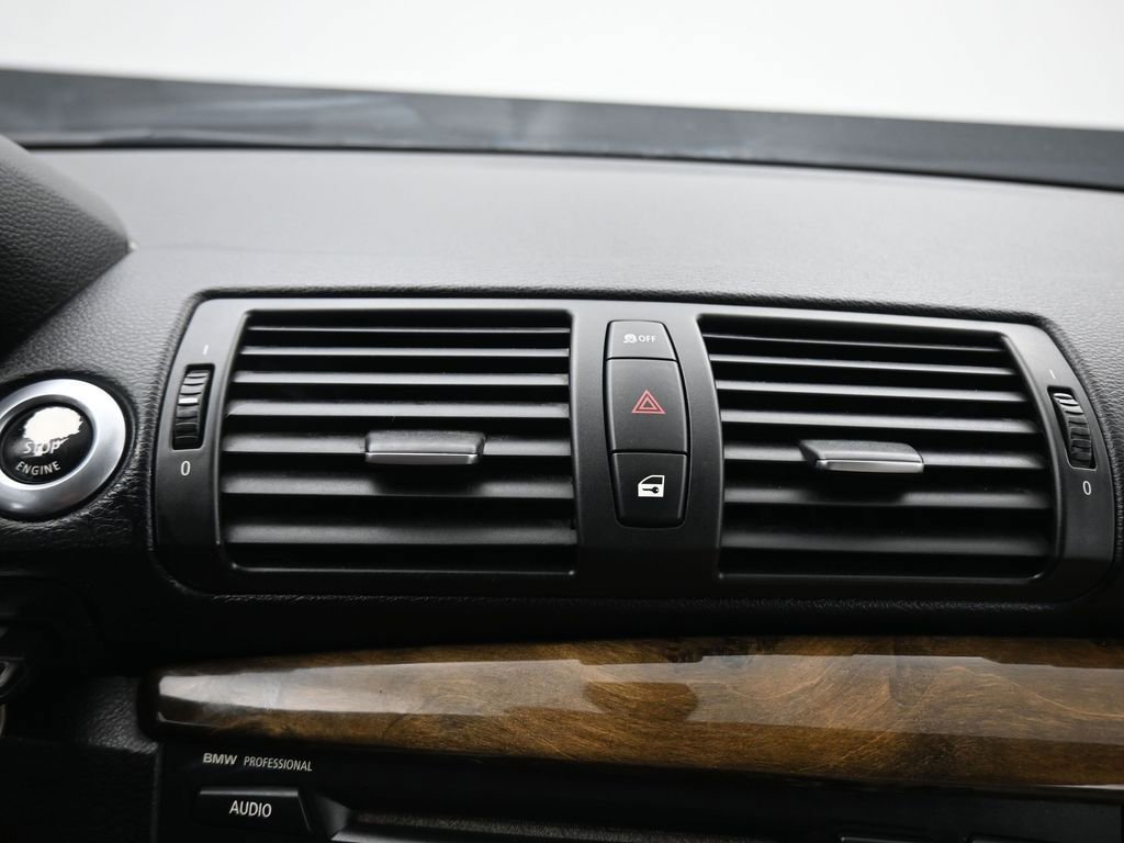 Used 2012 BMW 135i Convertible image 16