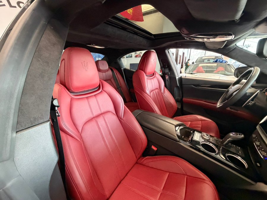 Used 2022 Maserati Ghibli Modena RWD image 40