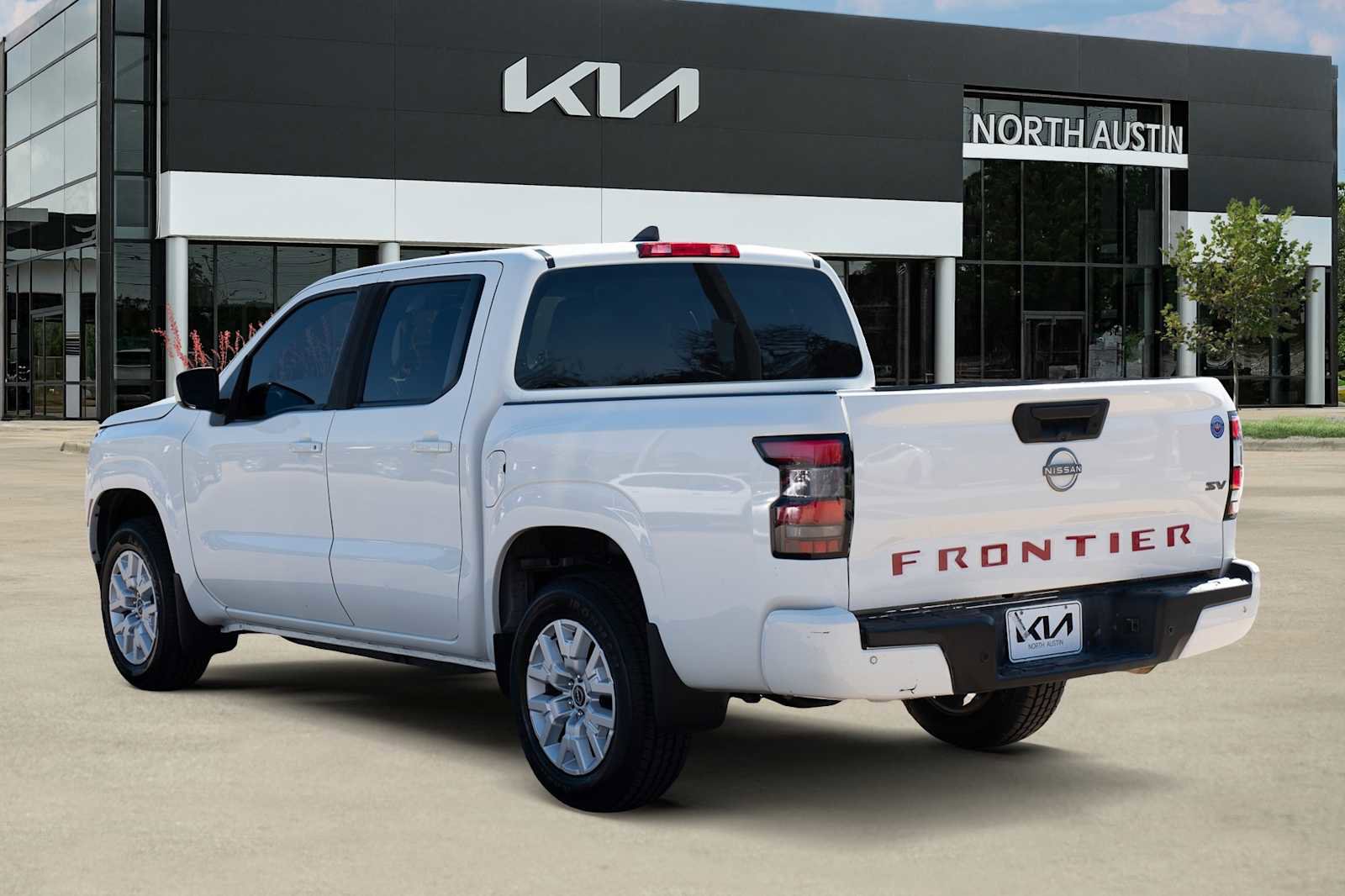 Used 2022 Nissan Frontier SV w/ Technology Package RWD image 5