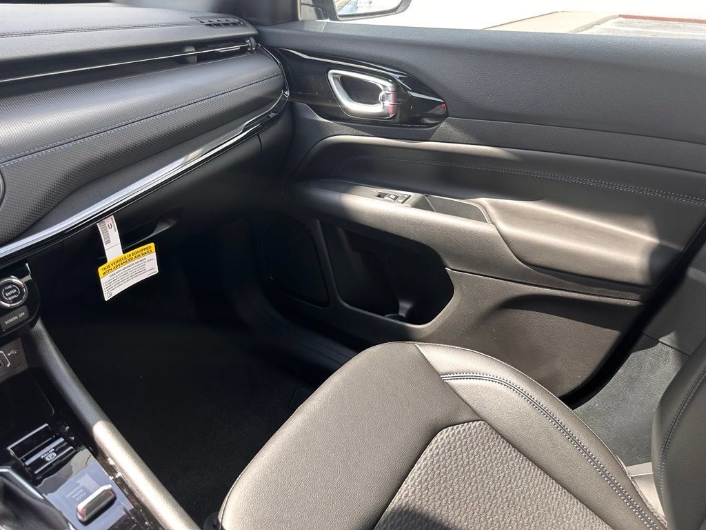 New 2026 Jeep Compass Latitude AWD/4WD image 43