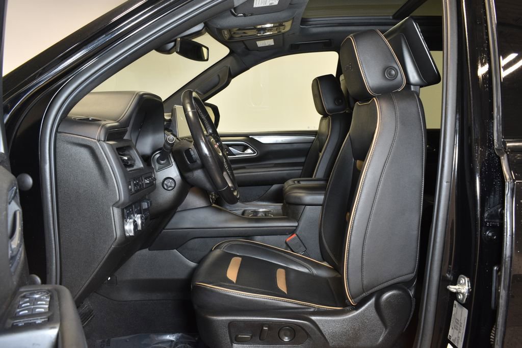 Used 2021 GMC Yukon XL AT4 w/ AT4 Premium Plus Package AWD/4WD image 8