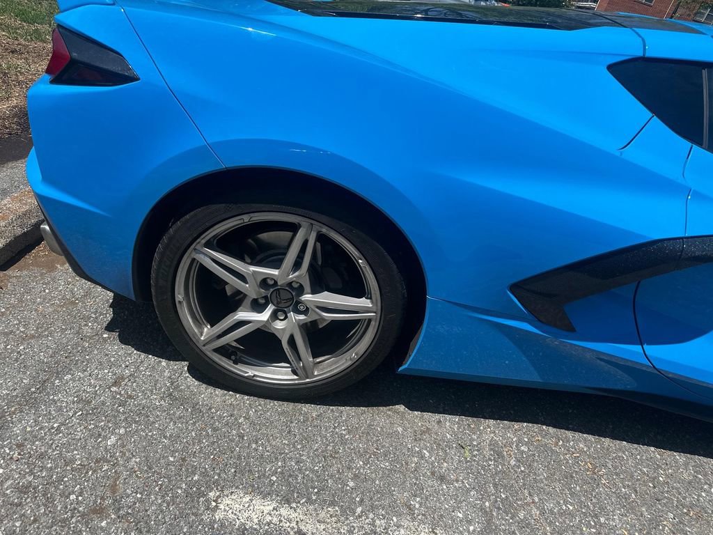 Used 2020 Chevrolet Corvette Stingray Coupe w/ Z51 Performance Package RWD image 17
