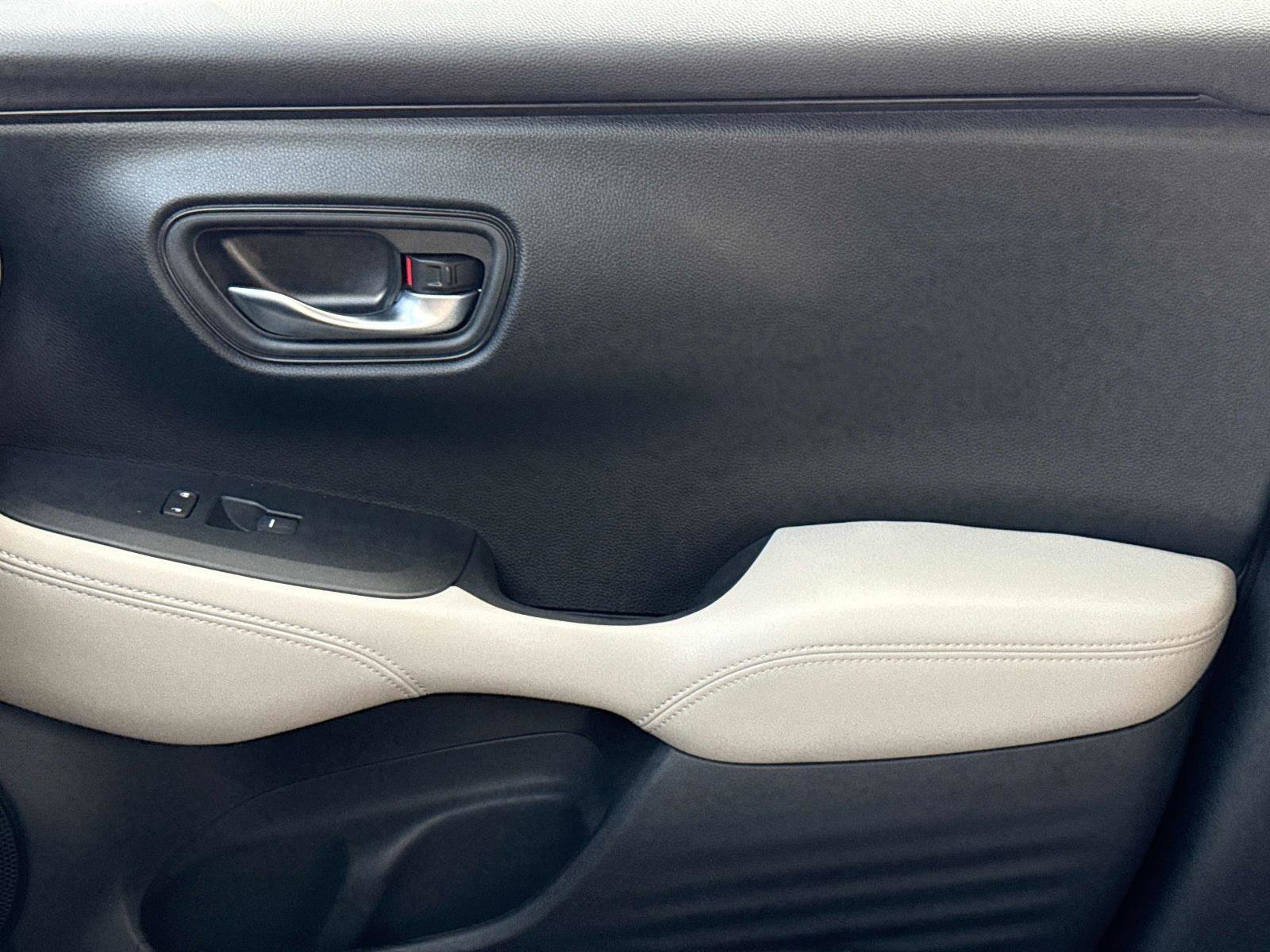 Certified 2023 Honda HR-V LX image 21