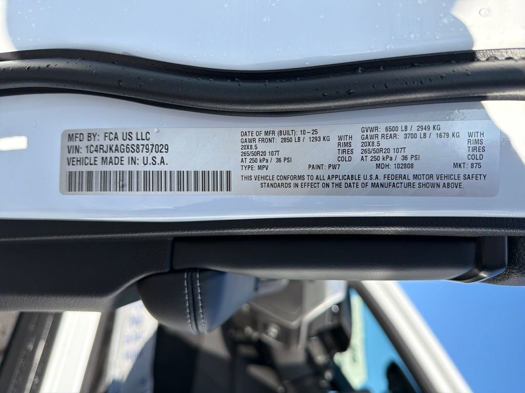 New 2025 Jeep Grand Cherokee L Altitude image 29