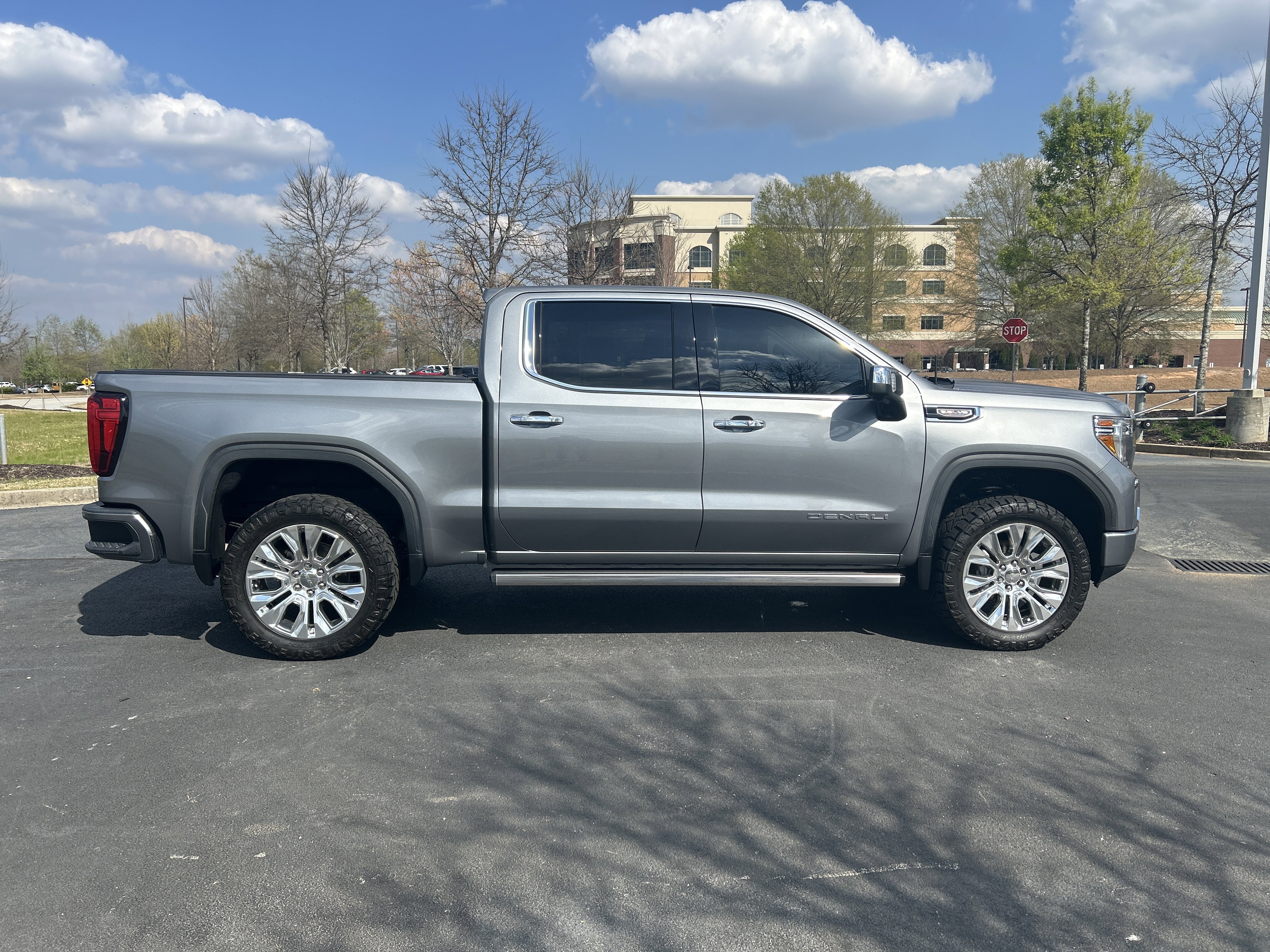 Used 2020 GMC Sierra 1500 Denali w/ Denali Ultimate Package AWD/4WD image 10