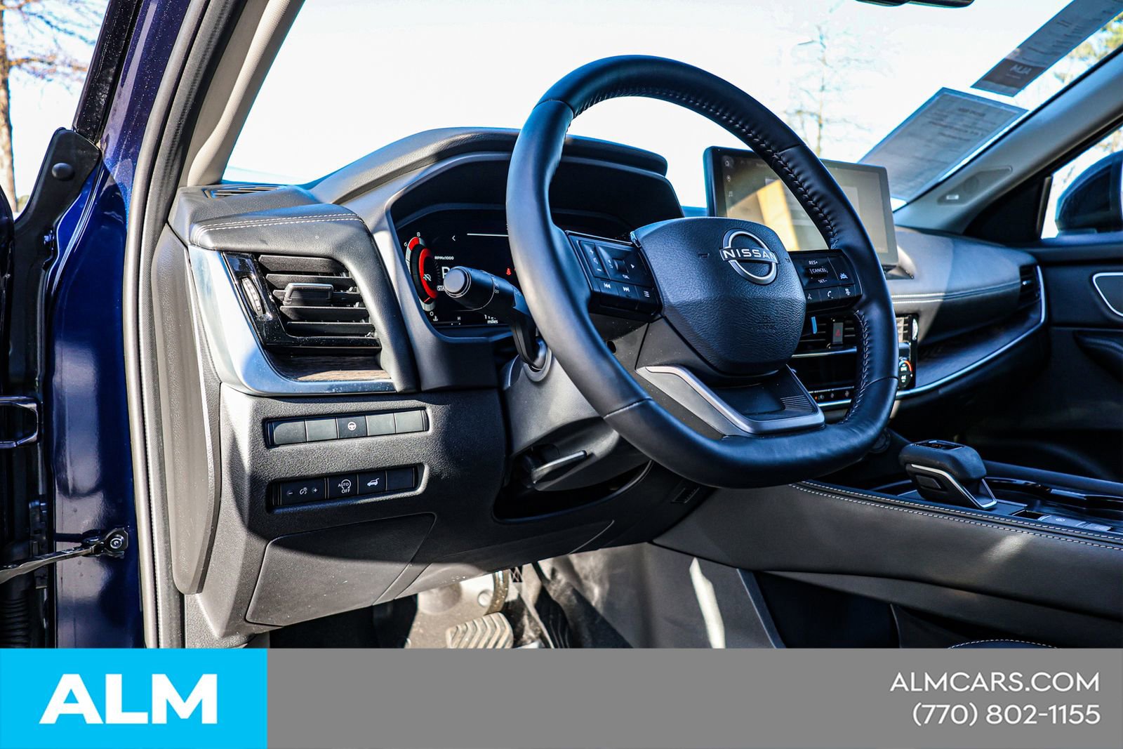 Used 2025 Nissan Rogue Platinum FWD image 22