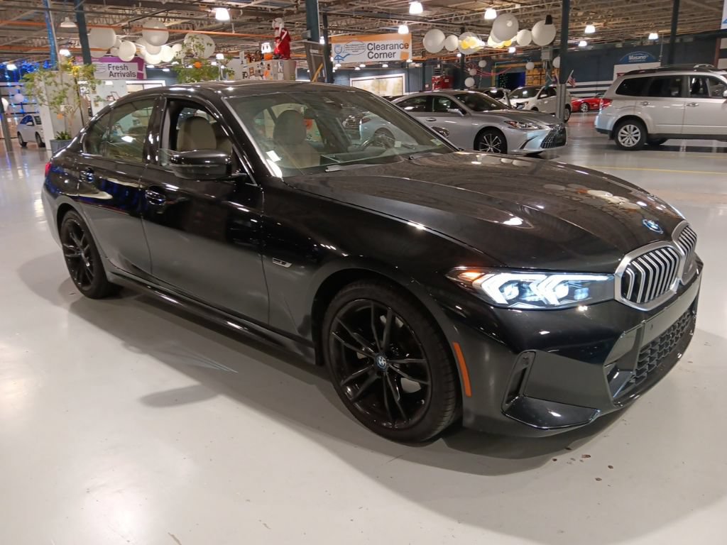 Certified 2023 BMW 330e xDrive w/ M Sport Package AWD/4WD image 4