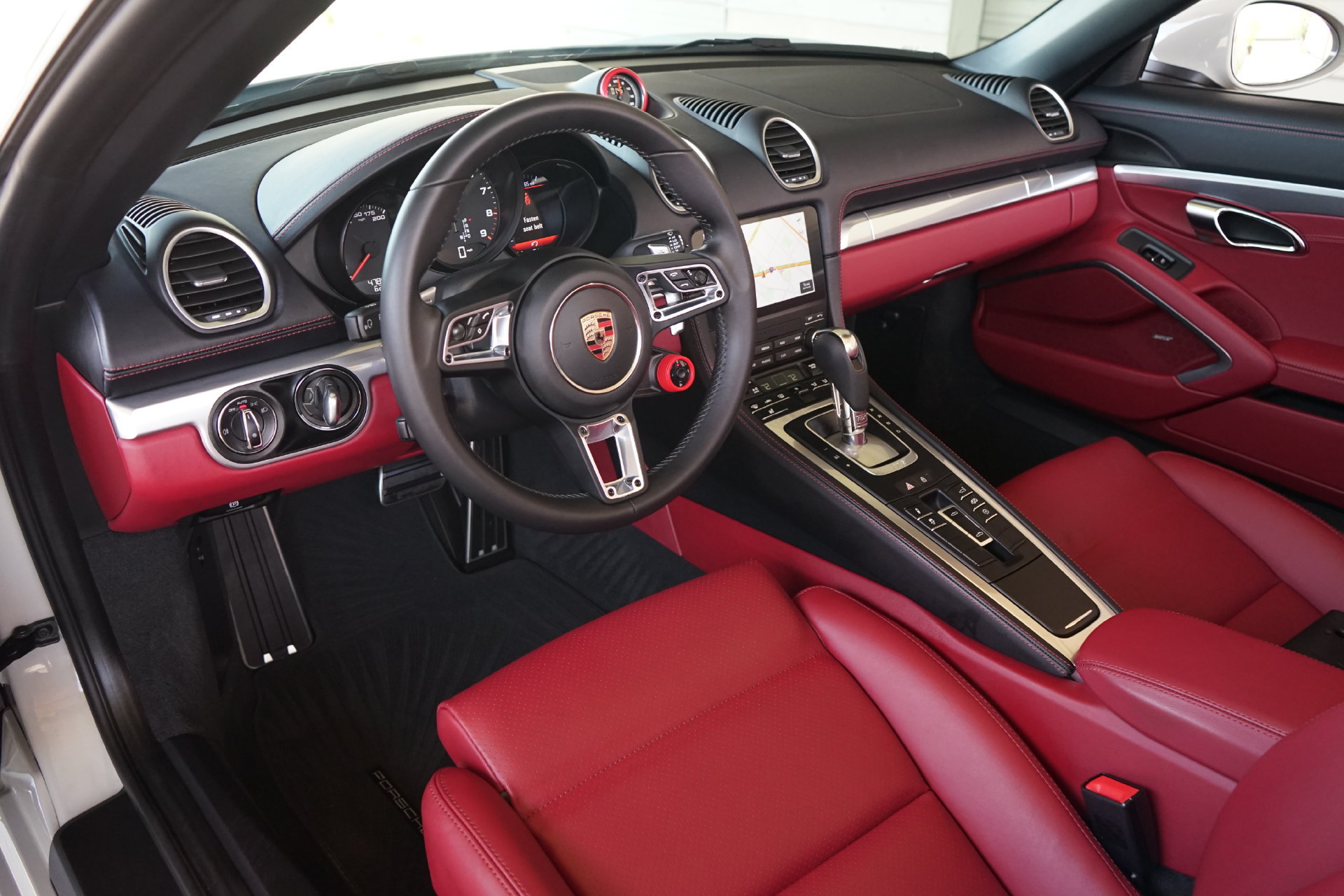 Used 2025 Porsche 718 Boxster GTS RWD image 2