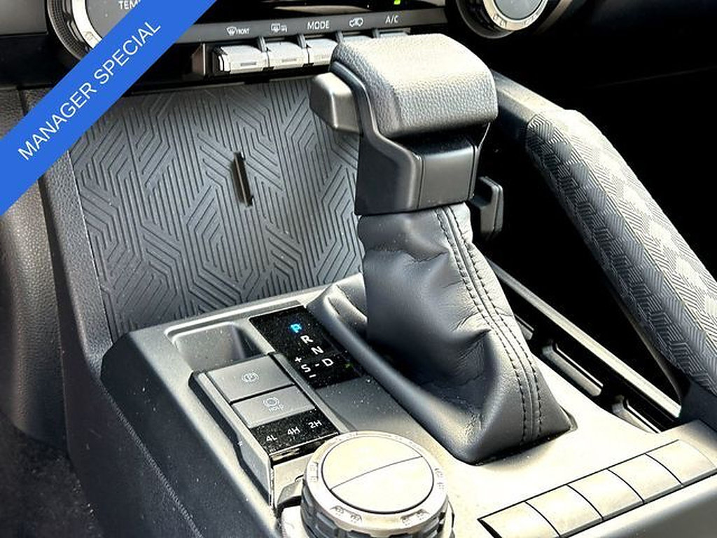 Certified 2025 Toyota 4Runner SR5 AWD/4WD image 17