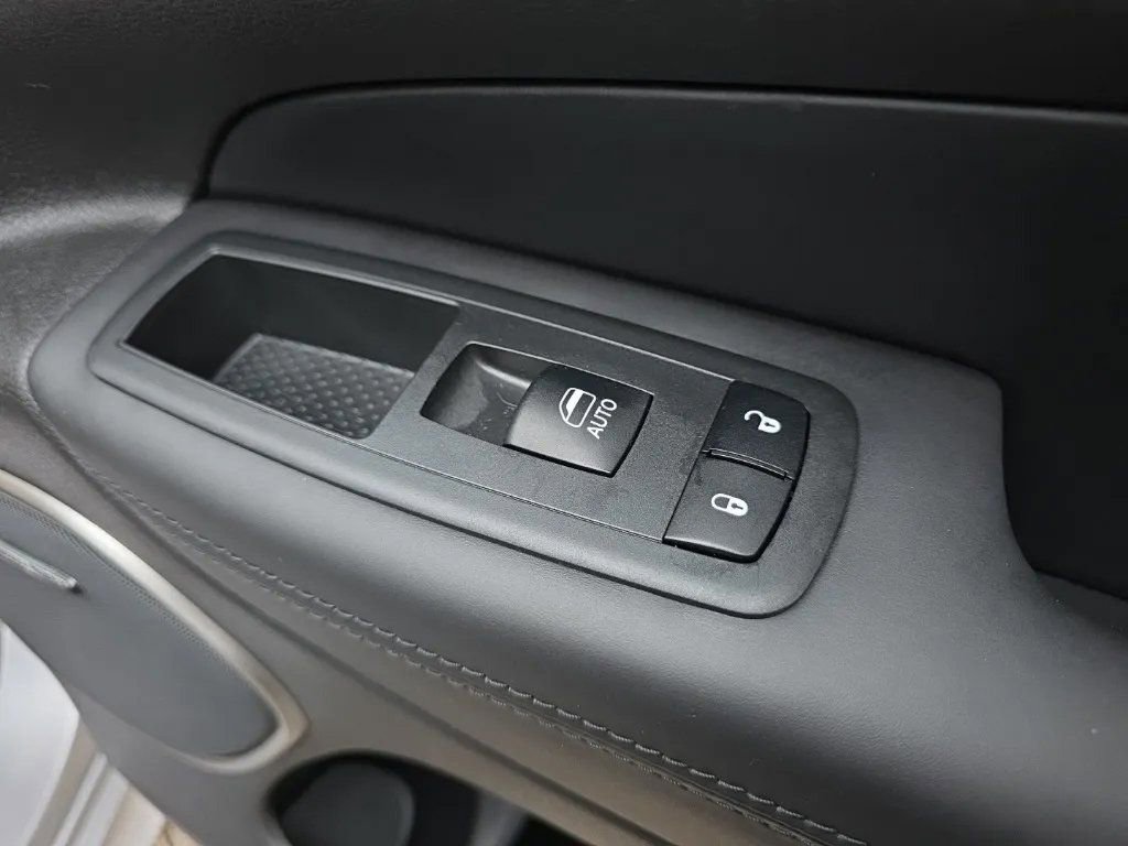 Used 2018 Jeep Grand Cherokee High Altitude AWD/4WD image 21