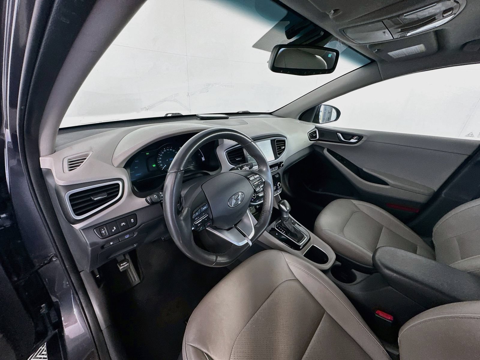Used 2018 Hyundai Ioniq Limited w/ Limited Ultimate Package 03 FWD image 9