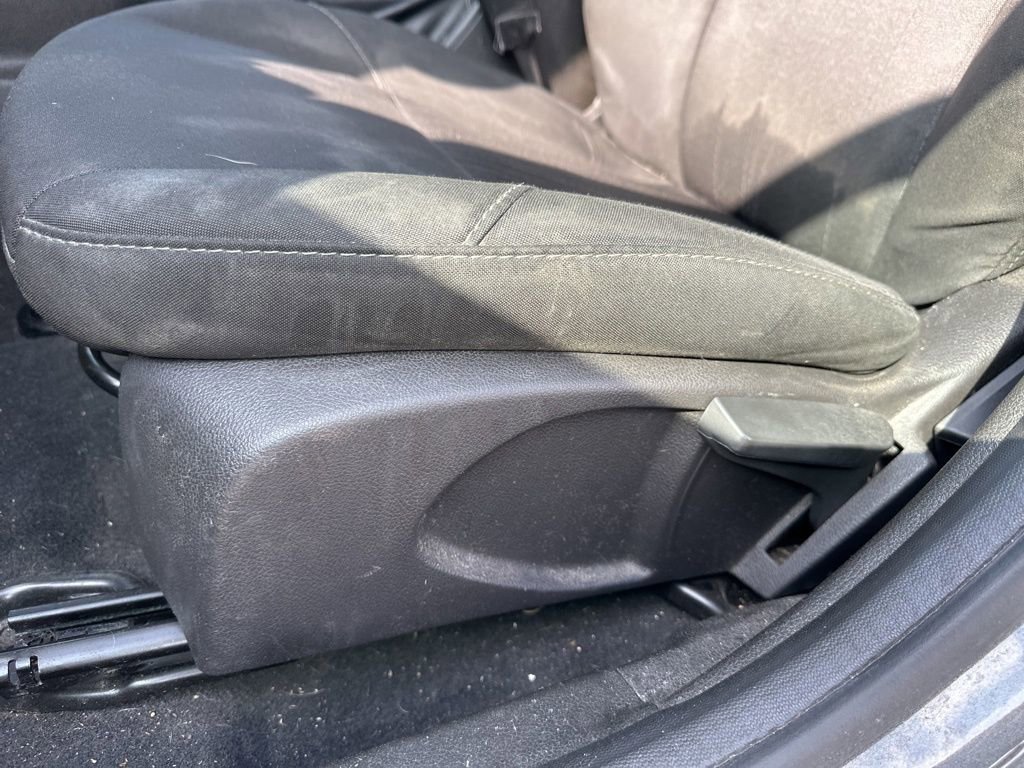 Used 2016 Ford Focus SE w/ Reverse Sensing Package image 16