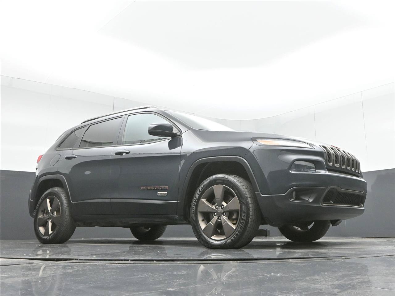 Used 2017 Jeep Cherokee 75th Anniversary AWD/4WD image 32