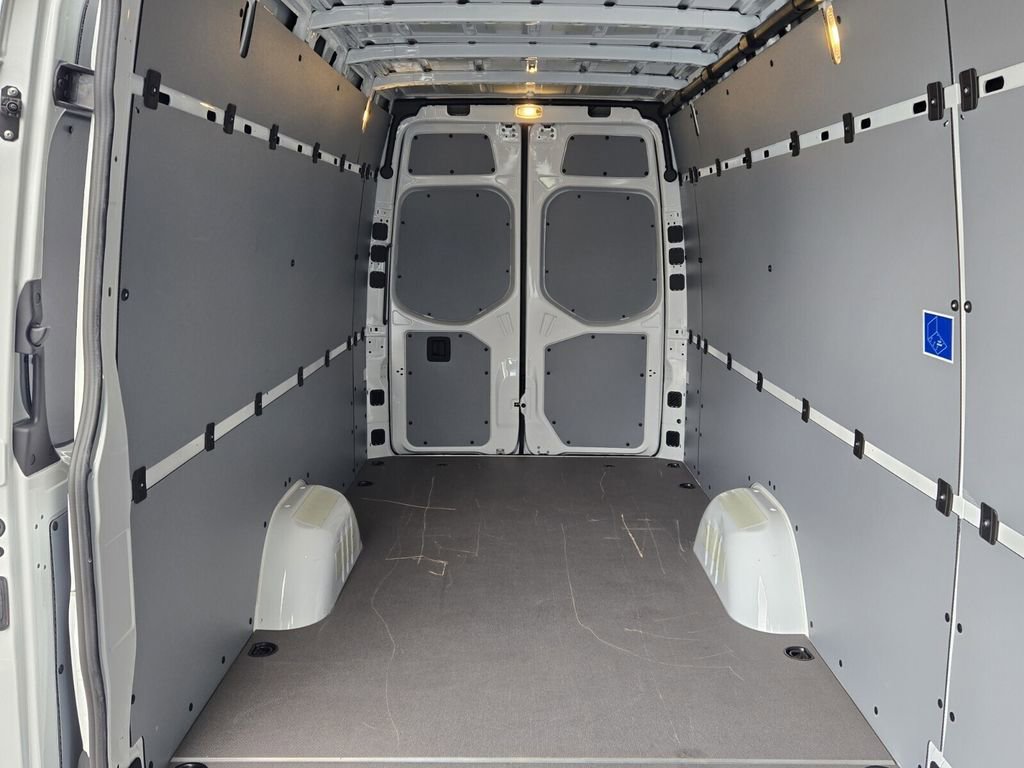 Used 2025 Mercedes-Benz Sprinter 2500 image 13