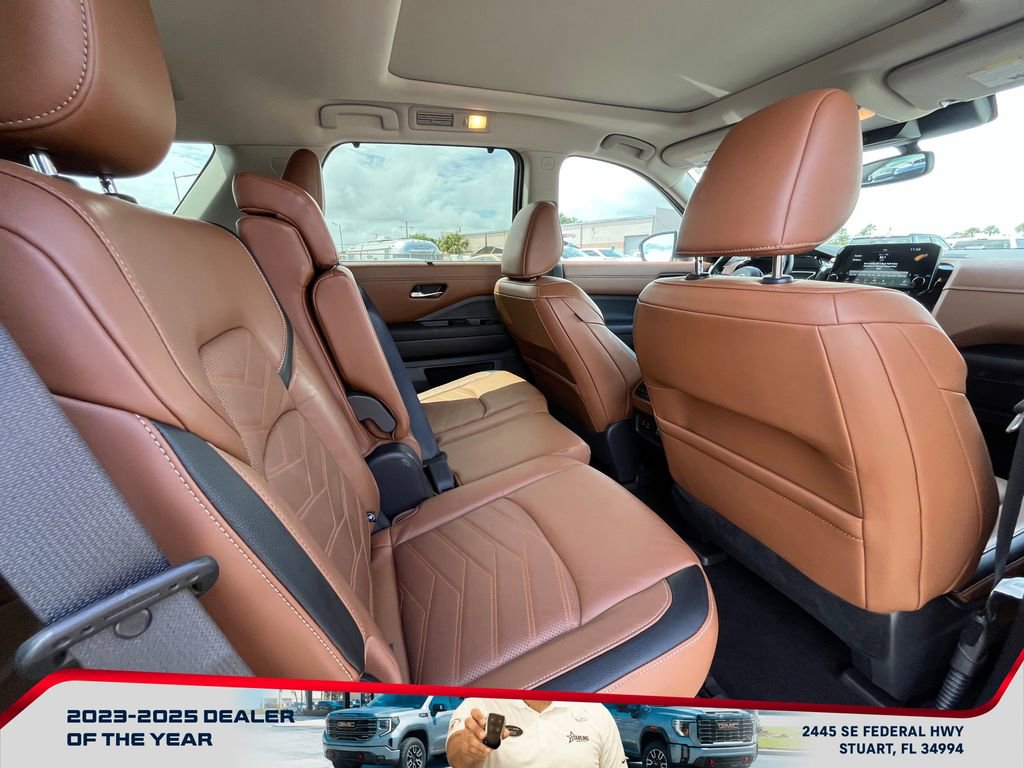Used 2022 Nissan Pathfinder Platinum w/ Cargo Package image 19